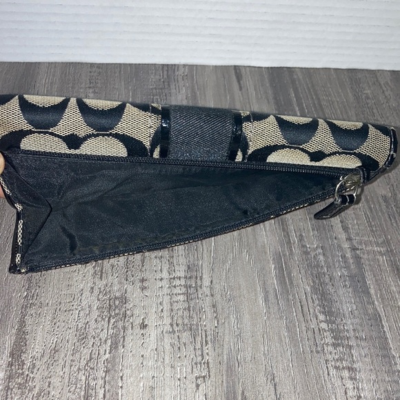 Coach Envelope Wallet - Picture 4 of 9